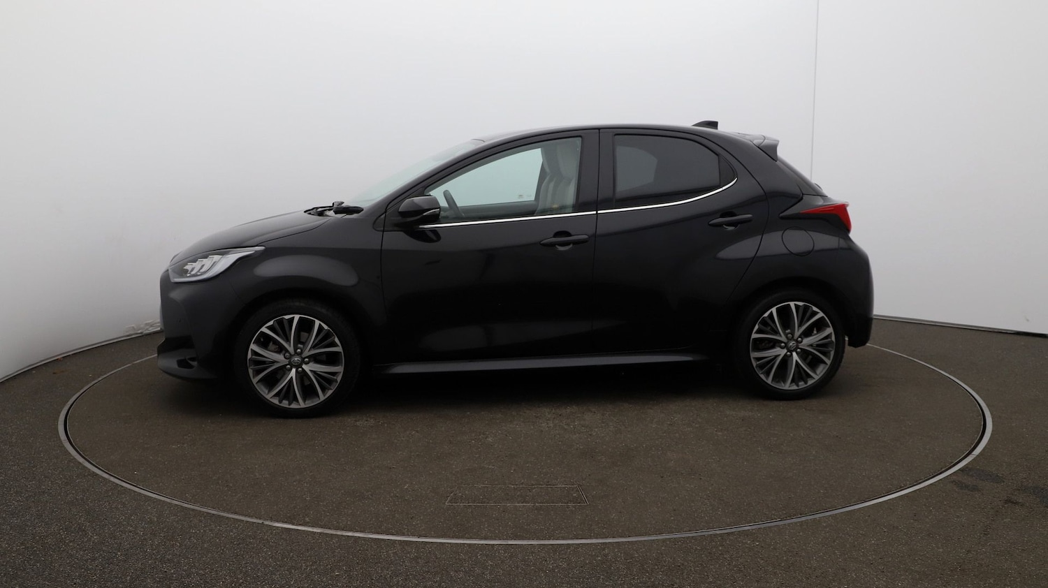 Used Toyota Yaris 2022 for sale - 76815471: Photo 57