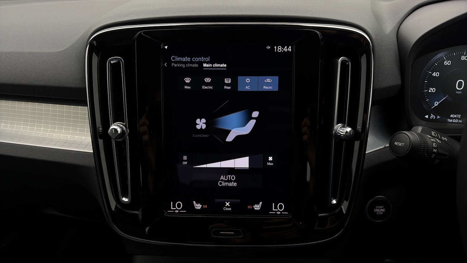 Used Volvo XC40 2023 for sale - 78040406: Photo 11