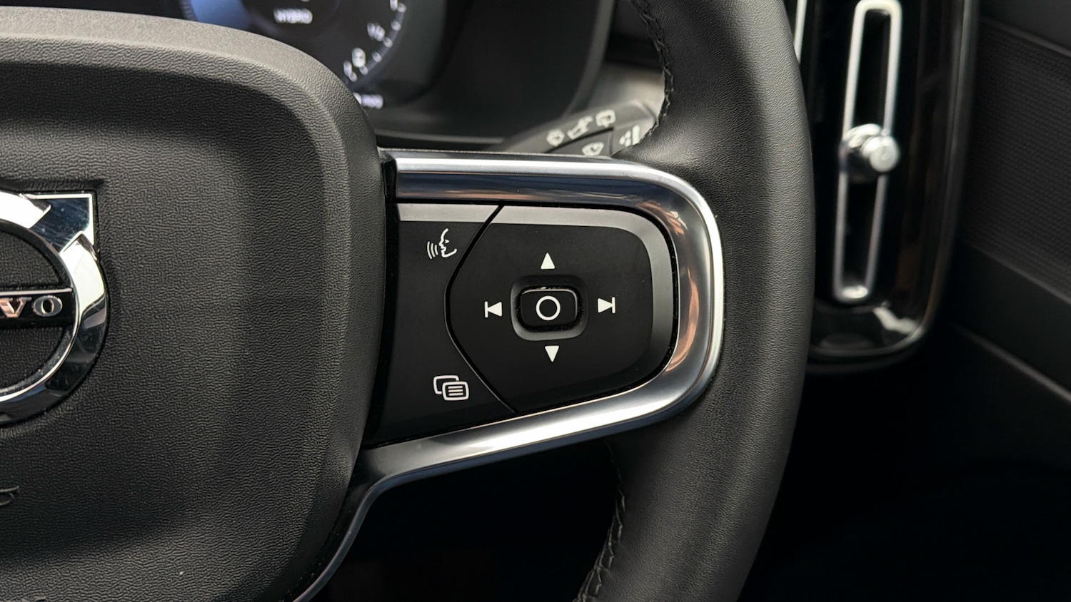 Used Volvo XC40 2023 for sale - 78040406: Photo 22