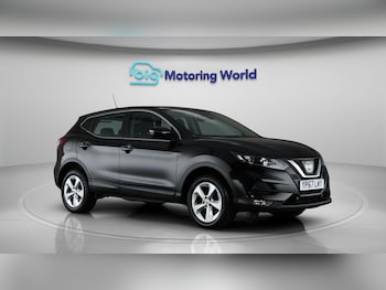 Used Nissan Qashqai 2017 for sale - 76250902: Photo 2