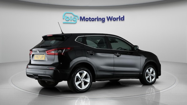 Used Nissan Qashqai 2017 for sale - 76250902: Photo 8