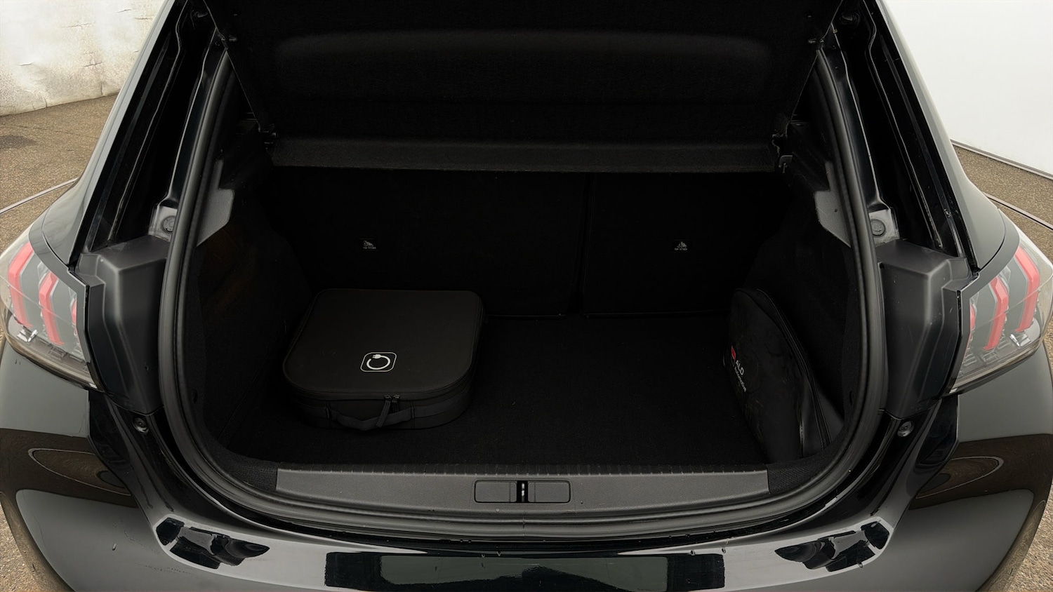 Used Peugeot E-208 2021 for sale - 78015008: Photo 16