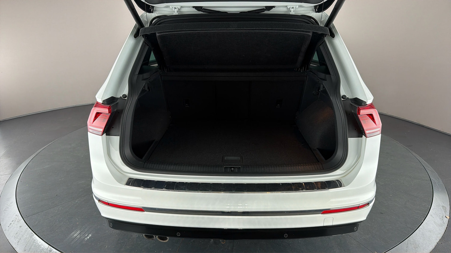 Used Volkswagen Tiguan 2017 for sale - 78145036: Photo 16