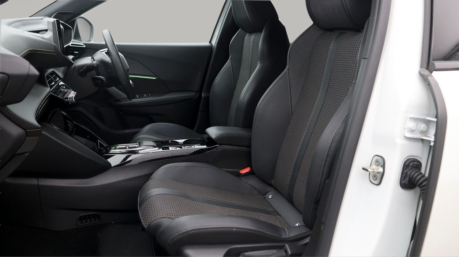 Used Peugeot 2008 2023 for sale - 77849184: Photo 14