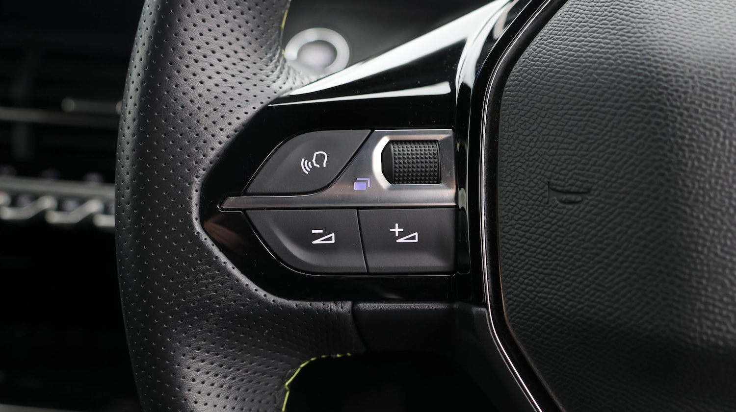 Used Peugeot 2008 2023 for sale - 77849184: Photo 28