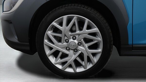 Used Hyundai KONA 2023 for sale - 76121330: Photo 28