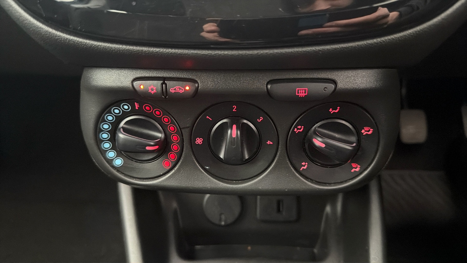 Used Vauxhall Corsa 2019 for sale - 77963703: Photo 3