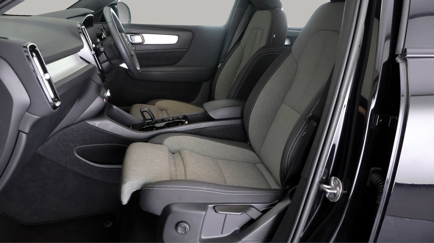 Used Volvo XC40 2022 for sale - 77365488: Photo 14