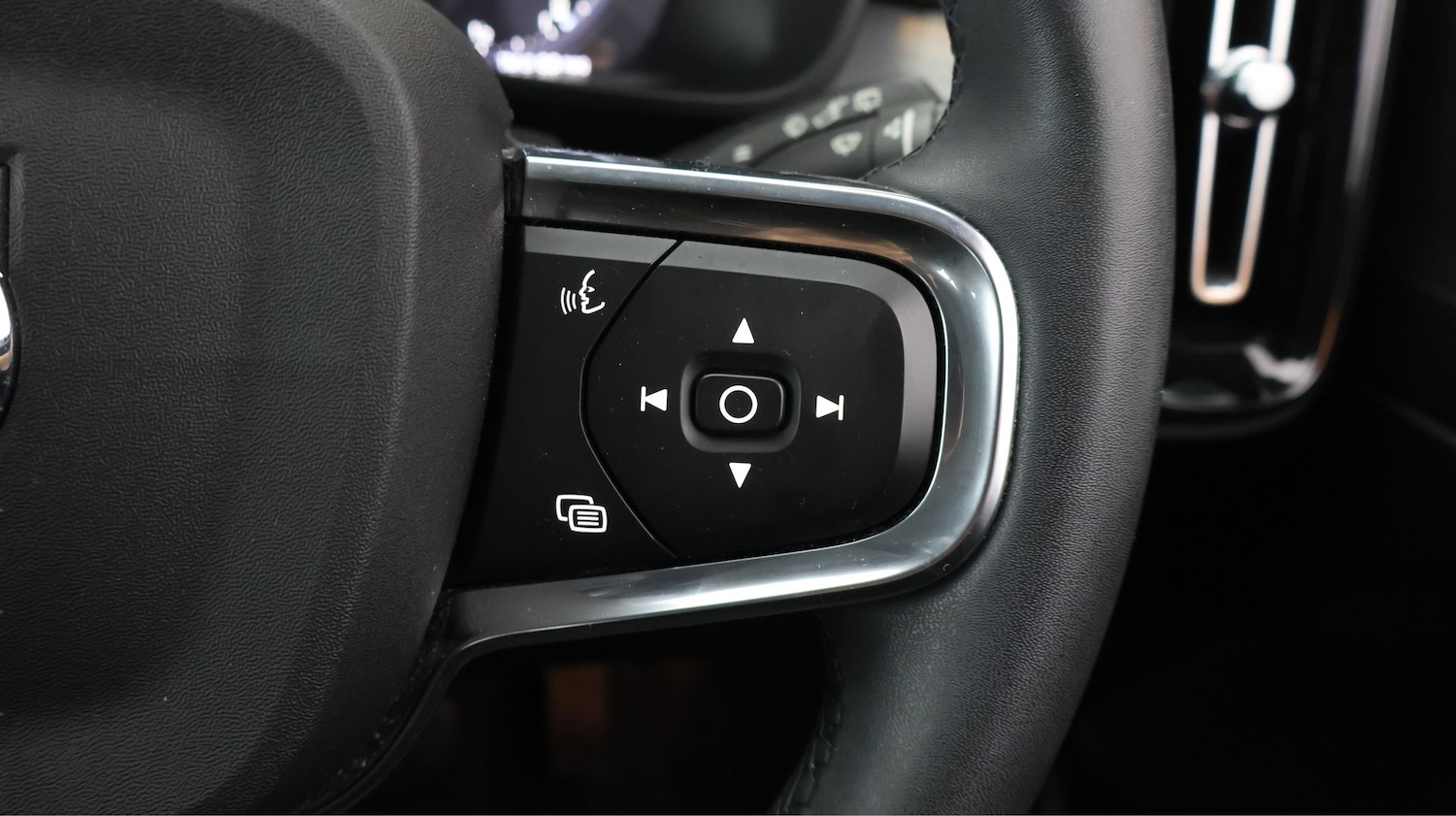 Used Volvo XC40 2022 for sale - 77365488: Photo 23