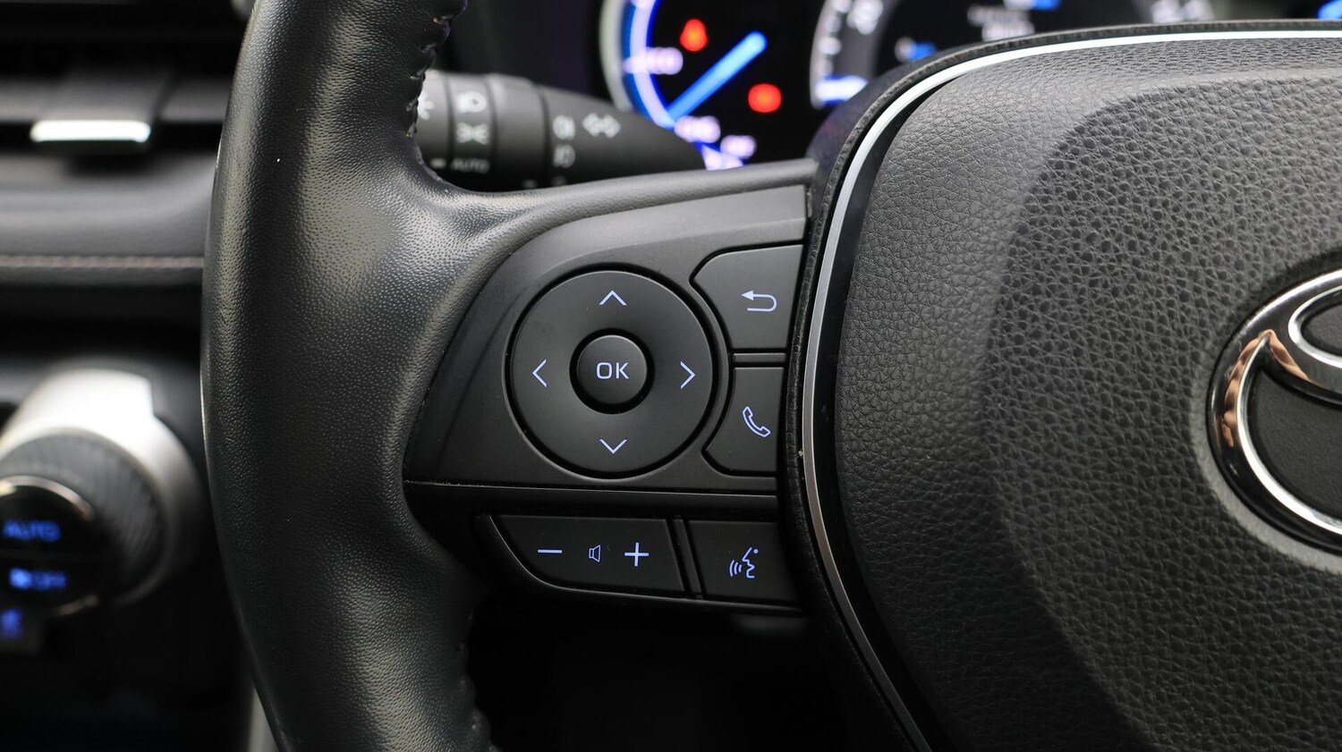 Used Toyota RAV4 2020 for sale - 76485242: Photo 24