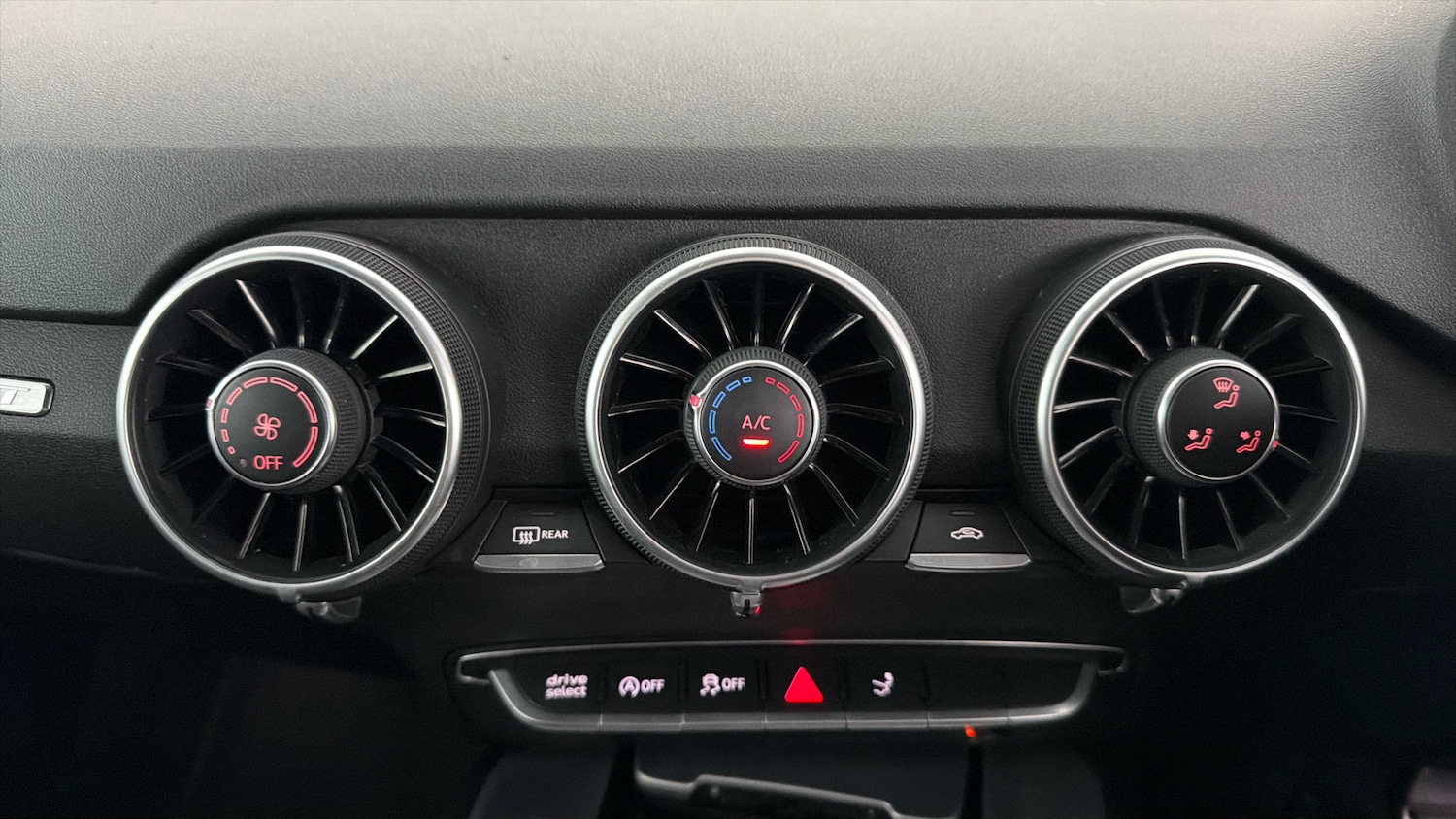 Used Audi TT 2017 for sale - 77890136: Photo 2