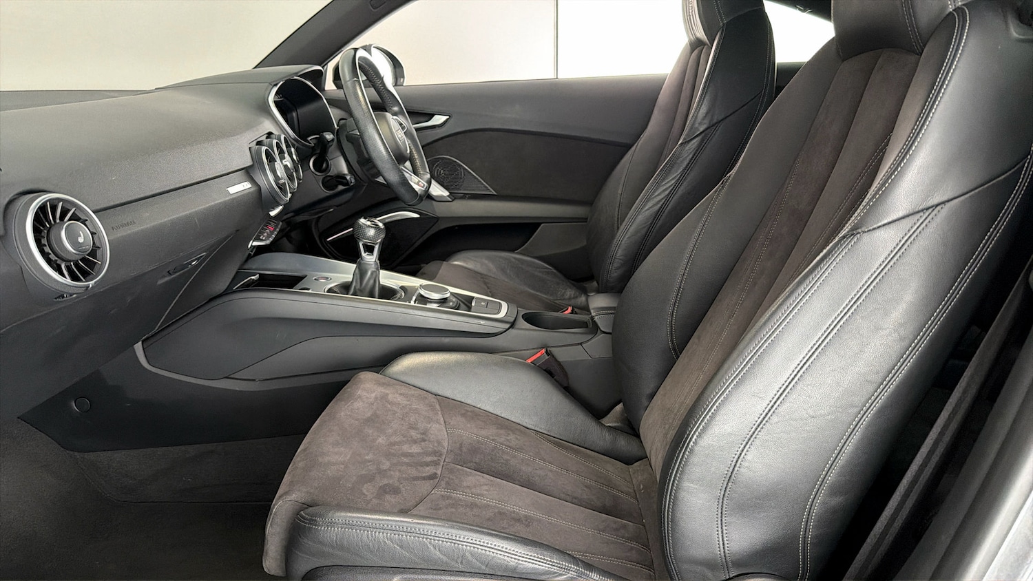 Used Audi TT 2017 for sale - 77890136: Photo 4