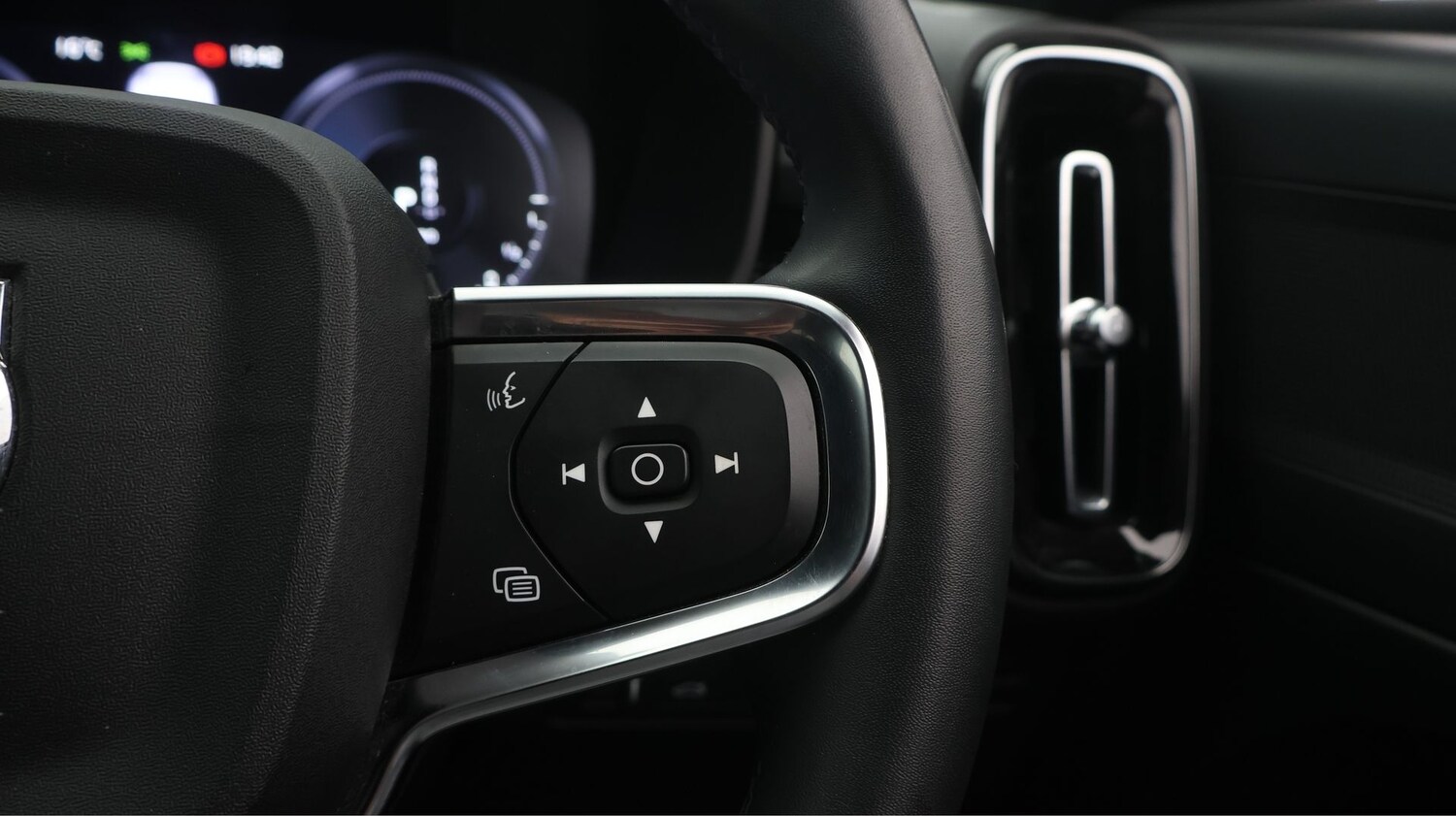 Used Volvo XC40 2021 for sale - 77377899: Photo 26