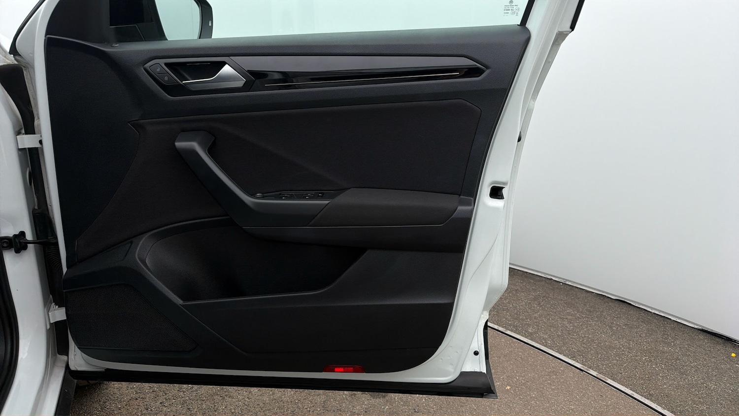 Used Volkswagen T-Roc 2021 for sale - 78040131: Photo 14