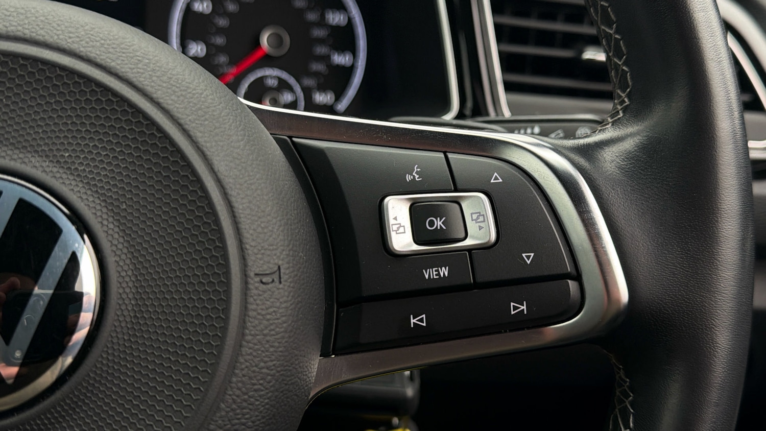 Used Volkswagen T-Roc 2021 for sale - 78040131: Photo 24