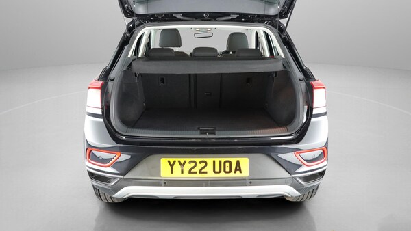 Used Volkswagen T-Roc 2022 for sale - 76121596: Photo 16