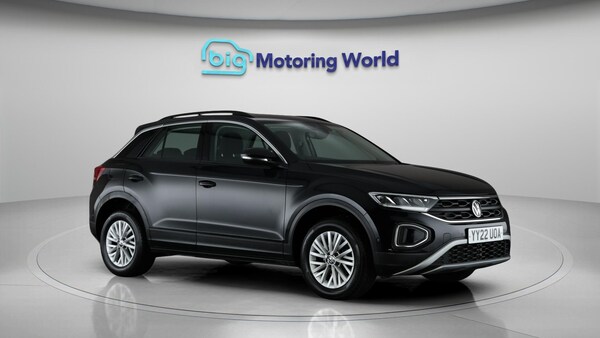 Used Volkswagen T-Roc 2022 for sale - 76121596: Photo 1