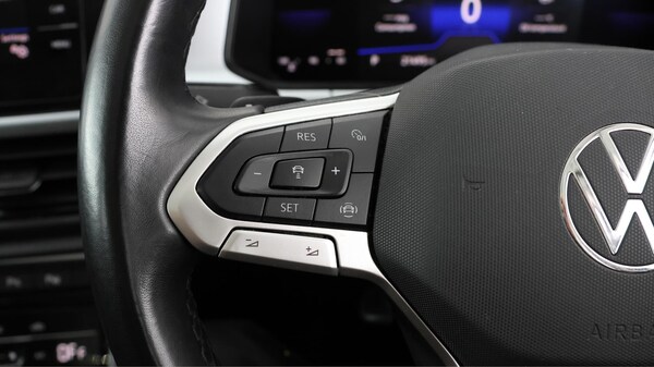 Used Volkswagen T-Roc 2022 for sale - 76121596: Photo 21