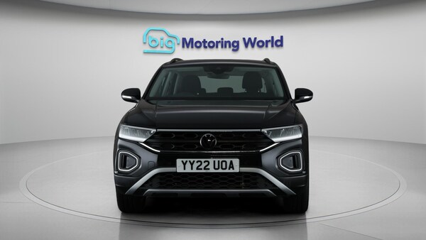 Used Volkswagen T-Roc 2022 for sale - 76121596: Photo 2