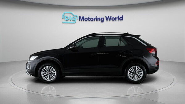 Used Volkswagen T-Roc 2022 for sale - 76121596: Photo 4