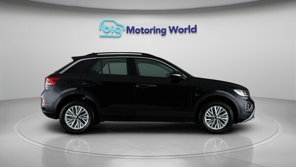 Used Volkswagen T-Roc 2022 for sale - 76121596: Photo 8