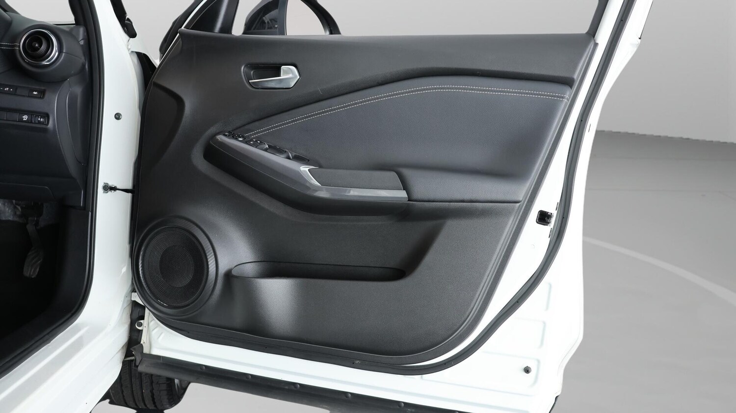 Used Nissan Juke 2023 for sale - 76137149: Photo 15