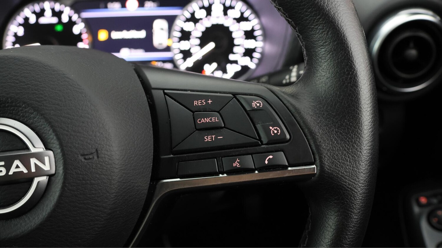 Used Nissan Juke 2023 for sale - 76137149: Photo 23