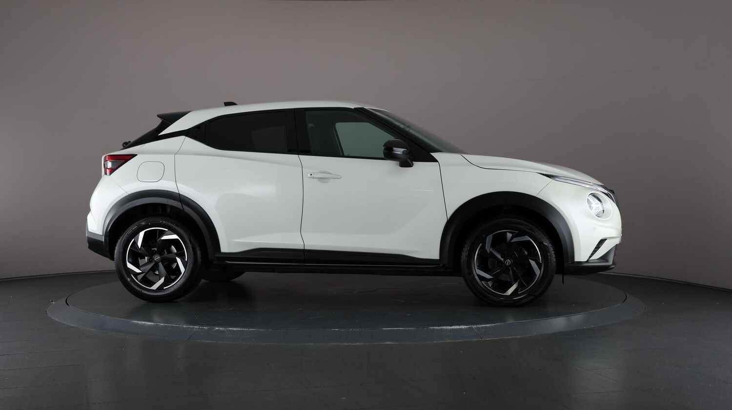 Used Nissan Juke 2023 for sale - 76137149: Photo 61