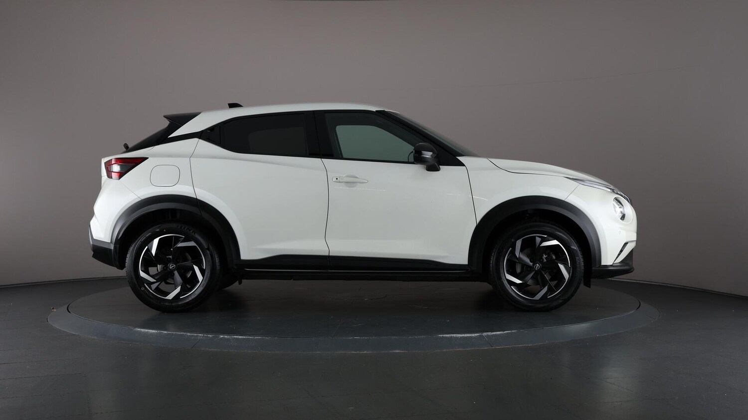 Used Nissan Juke 2023 for sale - 76137149: Photo 62