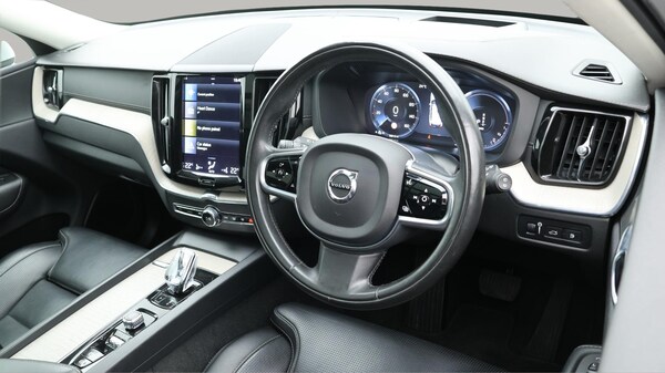 Used Volvo XC60 2020 for sale - 76213857: Photo 10