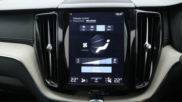 Used Volvo XC60 2020 for sale - 76213857: Photo 13