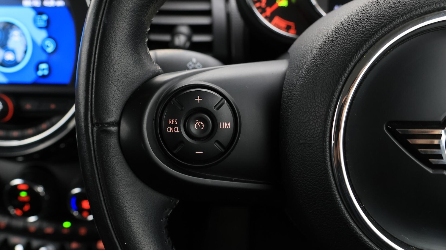 Used MINI Hatch 2018 for sale - 76431940: Photo 24