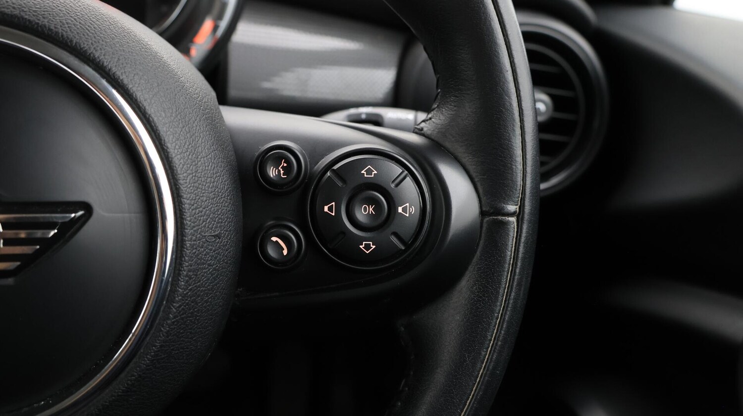 Used MINI Hatch 2018 for sale - 76431940: Photo 25