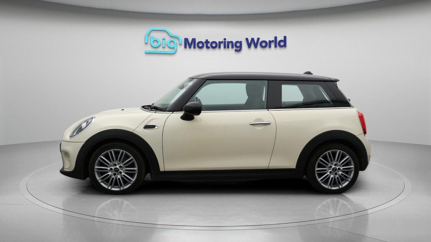 Used MINI Hatch 2018 for sale - 76431940: Photo 5