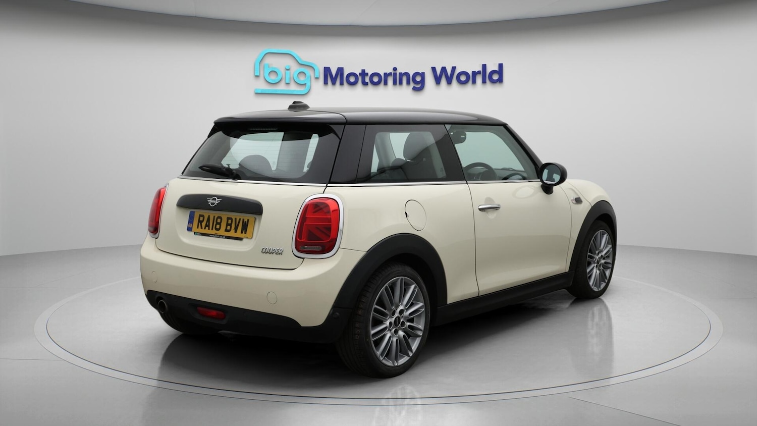 Used MINI Hatch 2018 for sale - 76431940: Photo 8