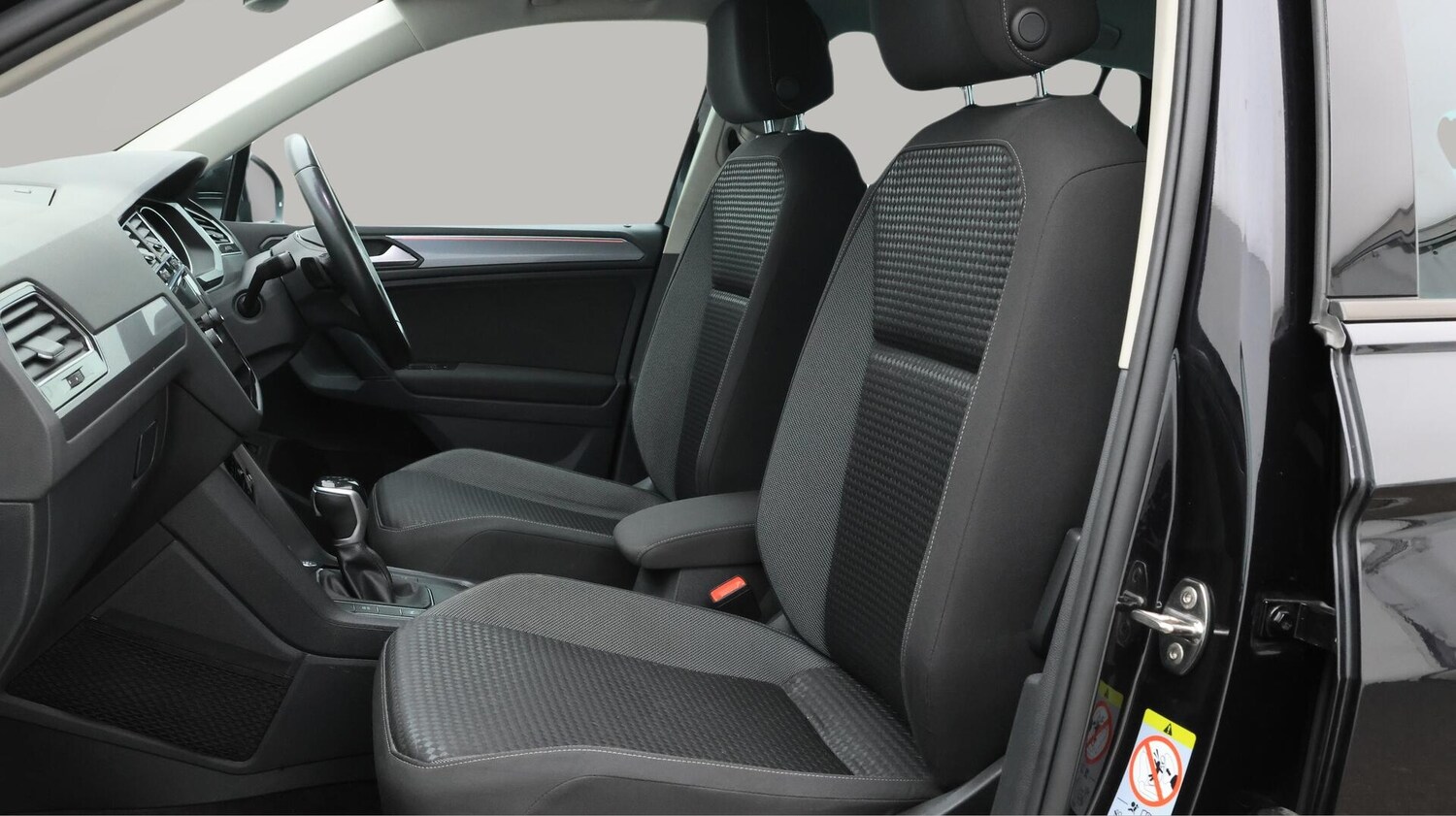 Used Volkswagen Tiguan 2021 for sale - 76260383: Photo 15