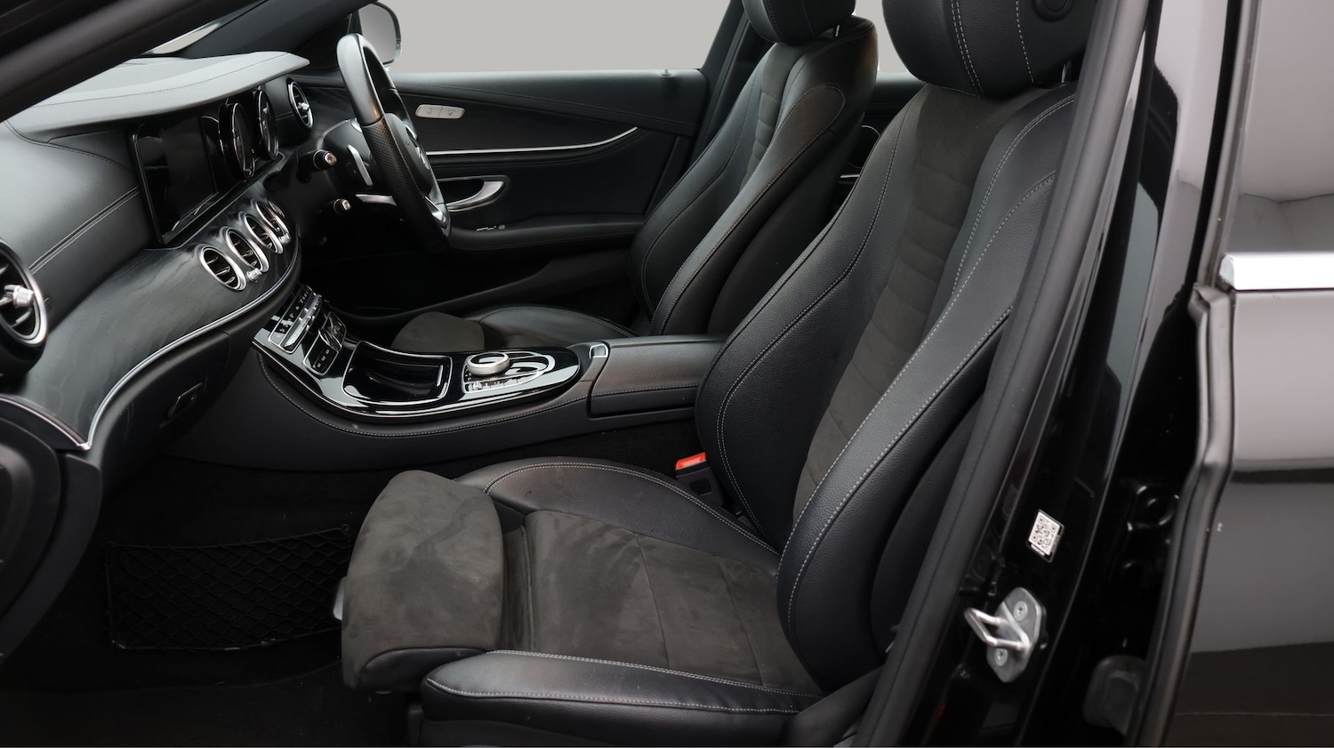 Used Mercedes-Benz E Class 2017 for sale - 77220954: Photo 14