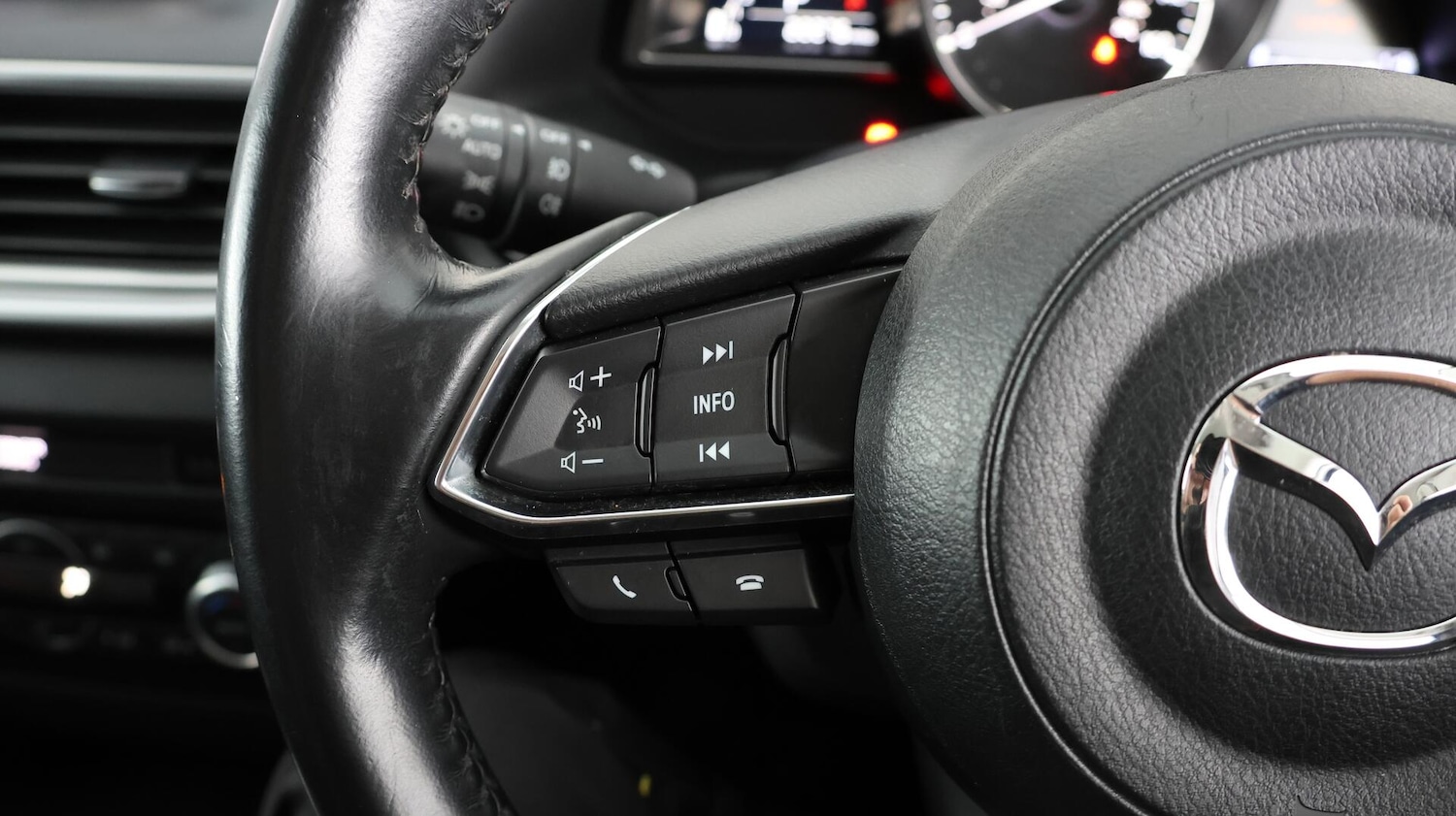 Used Mazda Mazda3 2018 for sale - 76122615: Photo 22