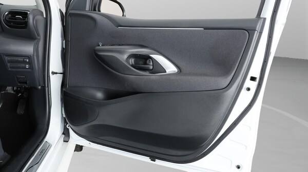 Used Toyota Yaris 2022 for sale - 76314433: Photo 15