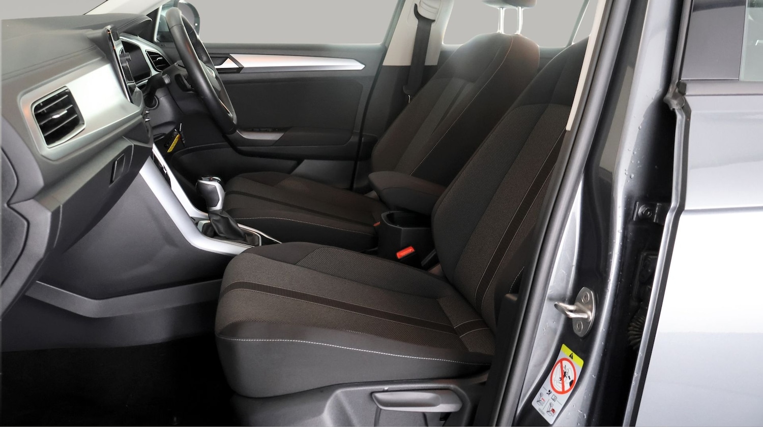 Used Volkswagen T-Roc 2023 for sale - 77846355: Photo 13