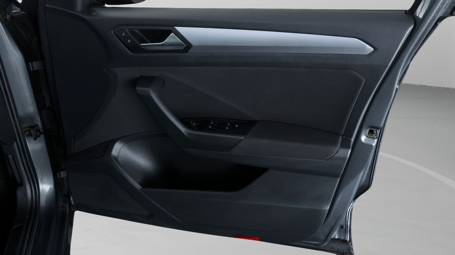 Used Volkswagen T-Roc 2023 for sale - 77846355: Photo 14