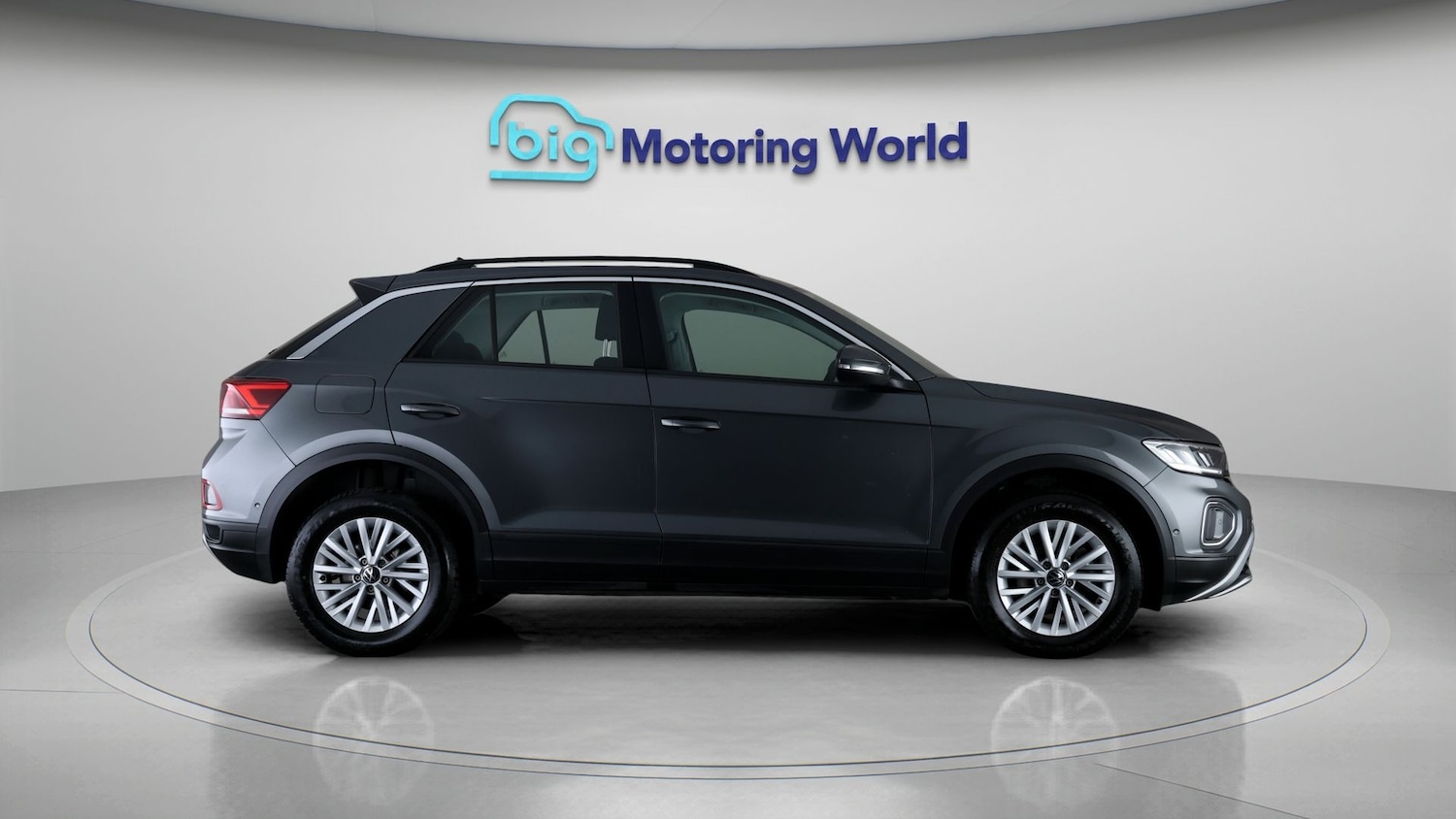 Used Volkswagen T-Roc 2023 for sale - 77846355: Photo 8
