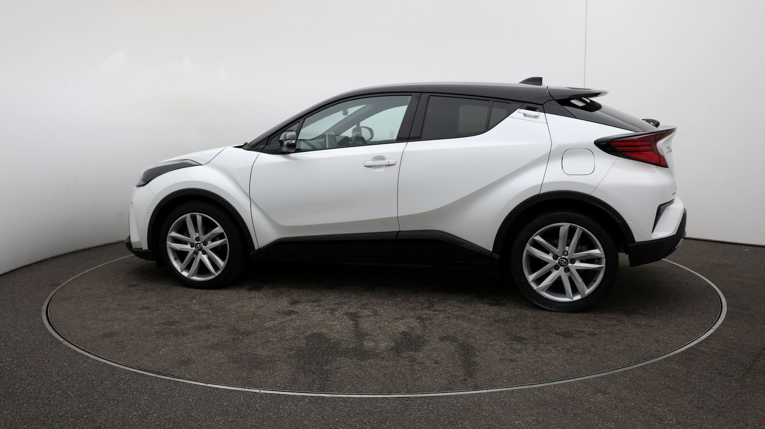 Used Toyota C-HR 2022 for sale - 76817958: Photo 51