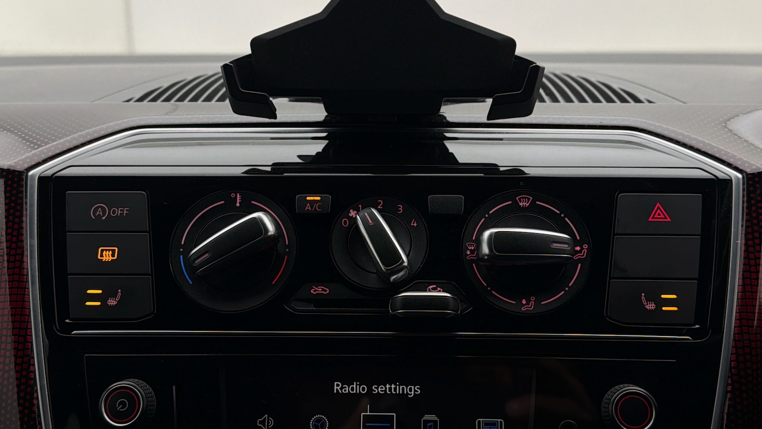 Used Volkswagen up! 2019 for sale - 78038063: Photo 11