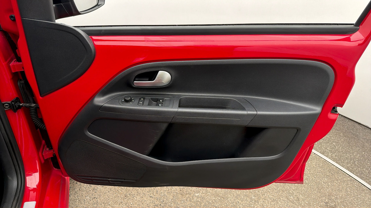 Used Volkswagen up! 2019 for sale - 78038063: Photo 14