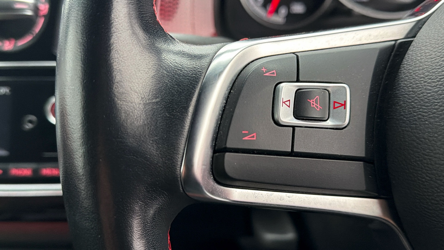 Used Volkswagen up! 2019 for sale - 78038063: Photo 22