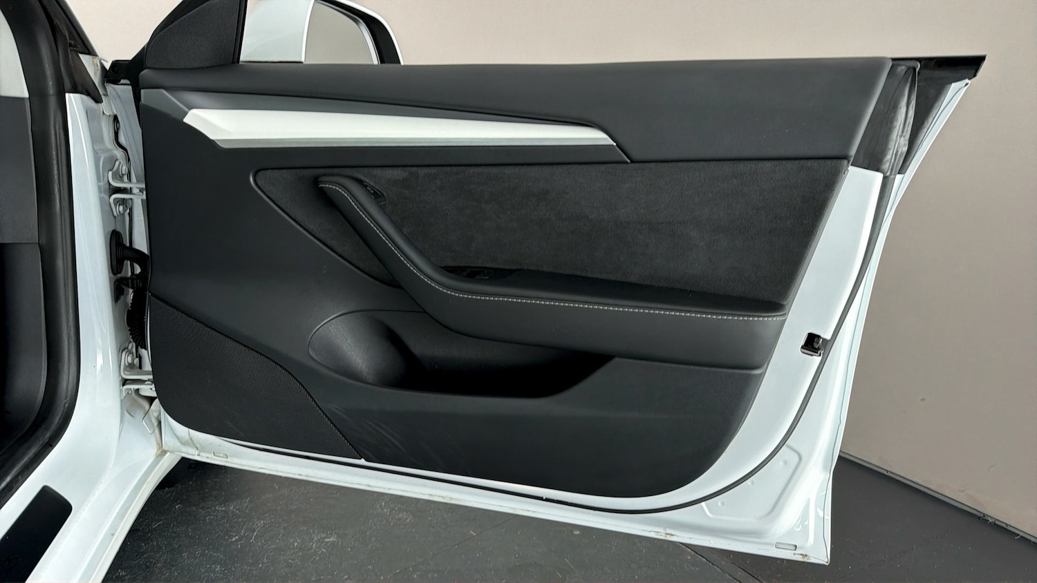 Used Tesla Model 3 2023 for sale - 77888756: Photo 6