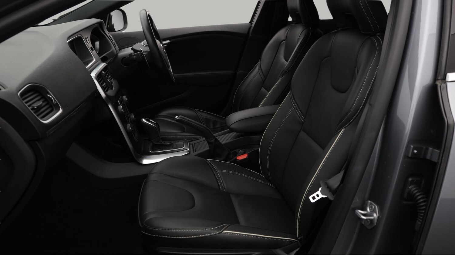 Used Volvo V40 2019 for sale - 75941429: Photo 15