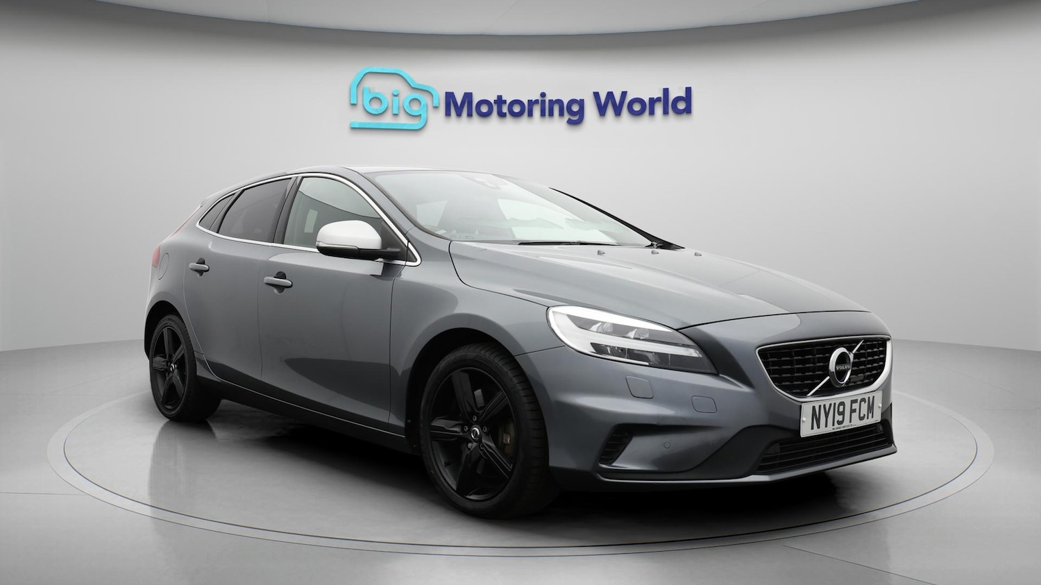 Used Volvo V40 2019 for sale - 75941429: Photo 2