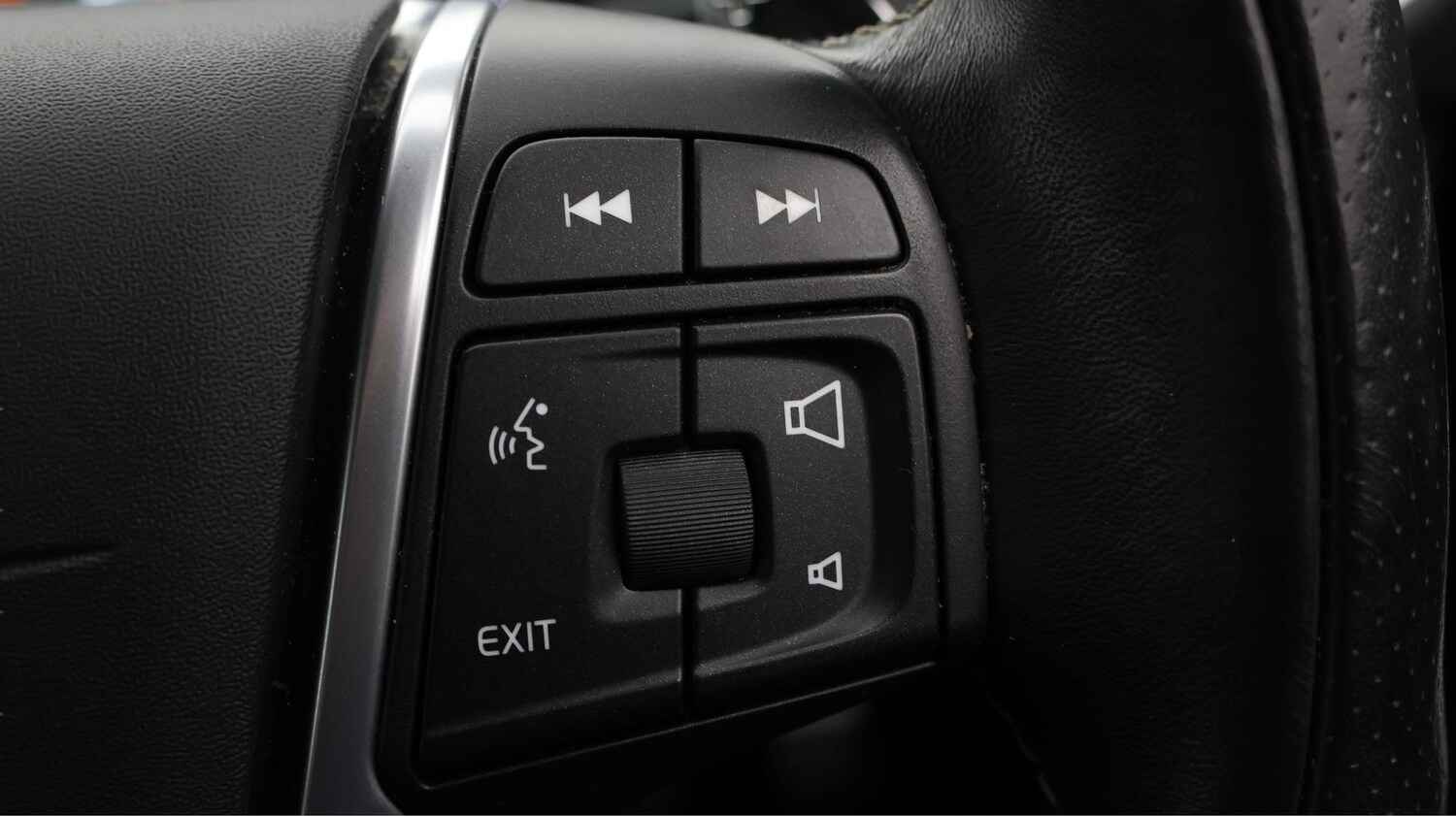 Used Volvo V40 2019 for sale - 75941429: Photo 24